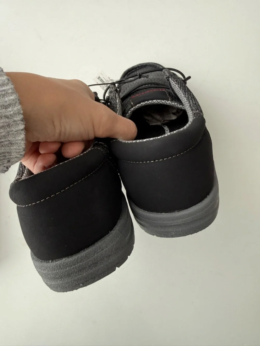 FALLS CREEK $45 Mens 9 Black Gray Enzo Slip On Casual Memory Foam Shoes Box#18